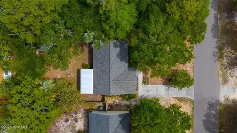 105 NE 15th Street Oak Island NC 28465