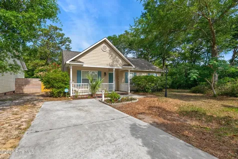 105 NE 15th Street Oak Island NC 28465
