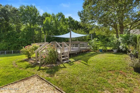 382 Riggs Road Hubert NC 28539