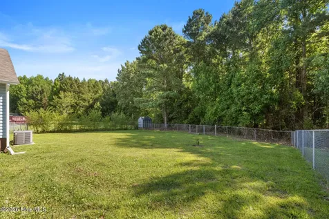 382 Riggs Road Hubert NC 28539