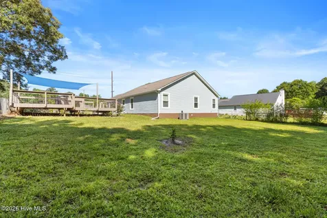 382 Riggs Road Hubert NC 28539