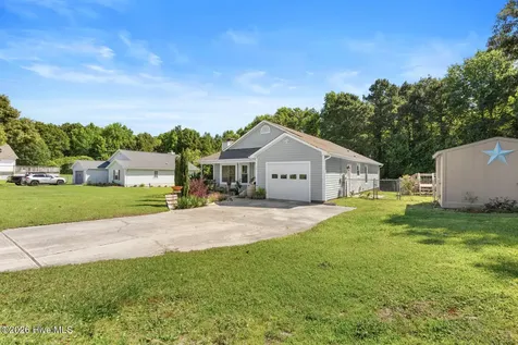 382 Riggs Road Hubert NC 28539