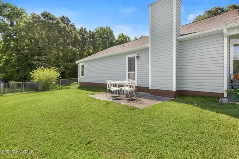 382 Riggs Road Hubert NC 28539
