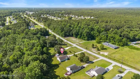 382 Riggs Road Hubert NC 28539