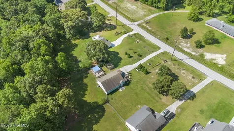 382 Riggs Road Hubert NC 28539