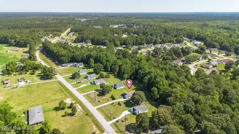 382 Riggs Road Hubert NC 28539