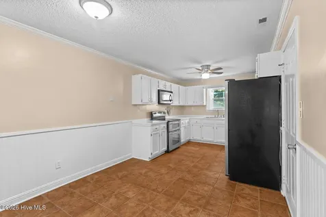382 Riggs Road Hubert NC 28539