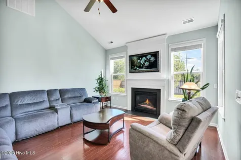 633 Steele Loop Wilmington NC 28411