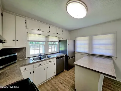 11246 Highway 301 S Four Oaks NC 27524