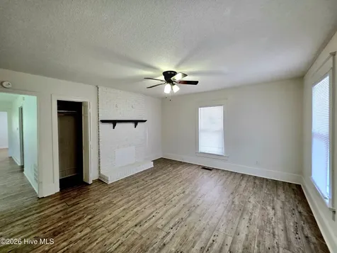 11246 Highway 301 S Four Oaks NC 27524