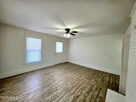 11246 Highway 301 S Four Oaks NC 27524