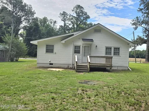 11246 Highway 301 S Four Oaks NC 27524