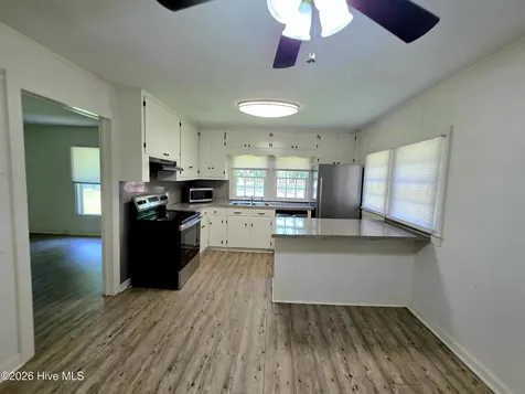 11246 Highway 301 S Four Oaks NC 27524