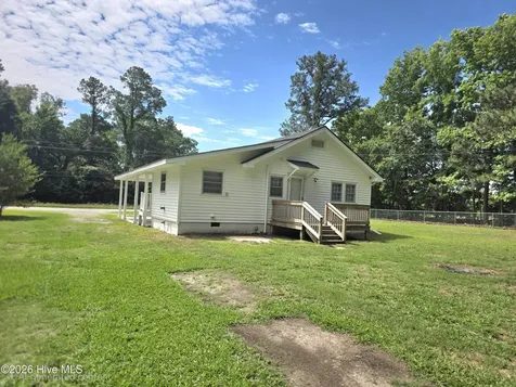 11246 Highway 301 S Four Oaks NC 27524