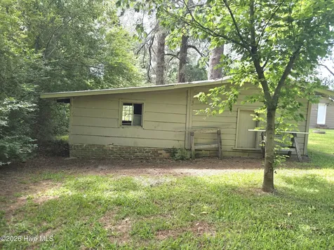 11246 Highway 301 S Four Oaks NC 27524
