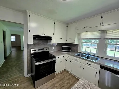 11246 Highway 301 S Four Oaks NC 27524