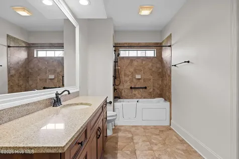 8476 Compass Pointe East Wynd NE Leland NC 28451