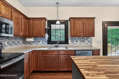 140 Old Beechtree Lane Jacksonville NC 28540