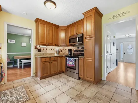 111 Sidney Lane Jacksonville NC 28540