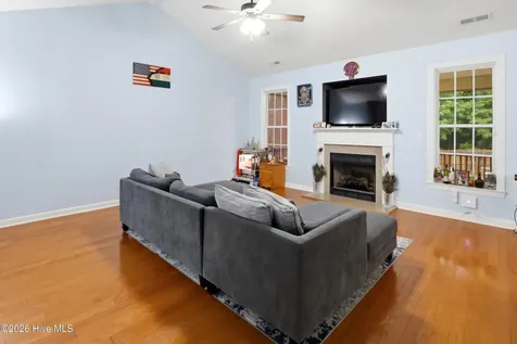 102 Kingswood Court Jacksonville NC 28546