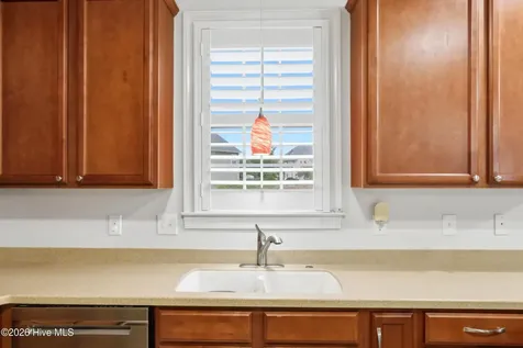 102 Kingswood Court Jacksonville NC 28546