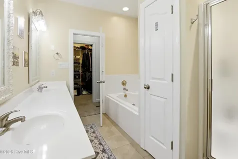 102 Kingswood Court Jacksonville NC 28546