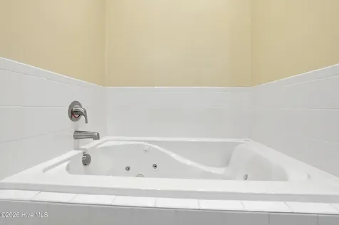102 Kingswood Court Jacksonville NC 28546