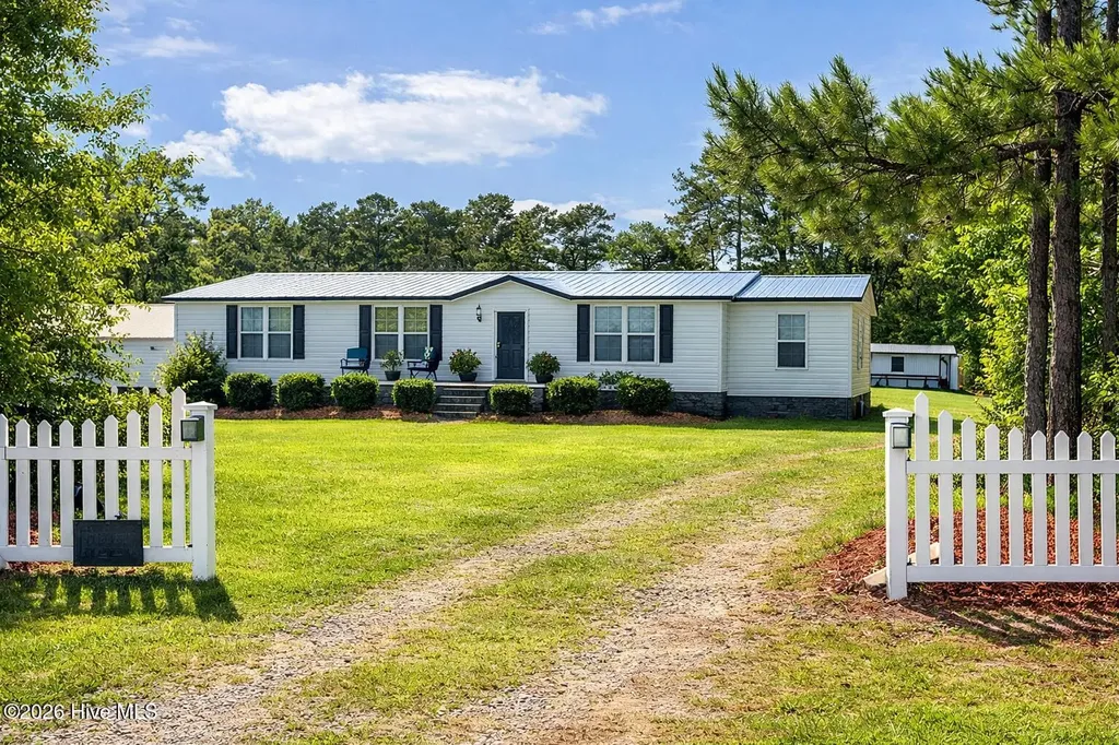 108 Lee Court Peletier NC 28584