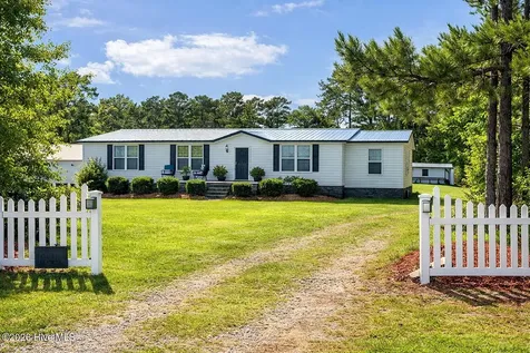 108 Lee Court Peletier NC 28584