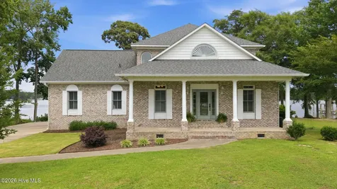 121 Sabre Point Drive Bath NC 27808