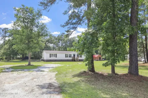 108 Madelyn Drive Richlands NC 28574