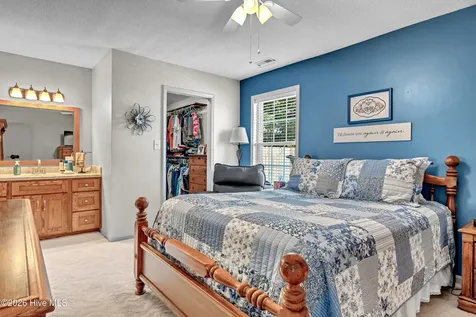 622 Sand Ridge Road Hubert NC 28539