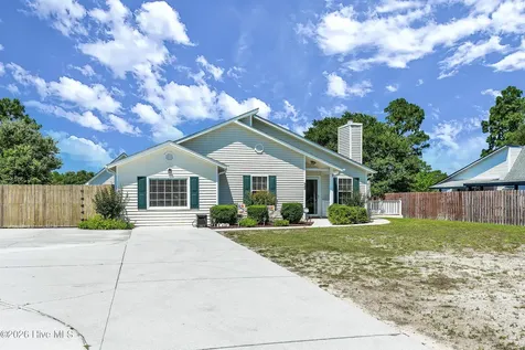 622 Sand Ridge Road Hubert NC 28539