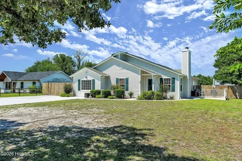622 Sand Ridge Road Hubert NC 28539