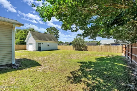 622 Sand Ridge Road Hubert NC 28539