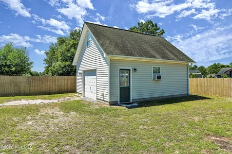 622 Sand Ridge Road Hubert NC 28539