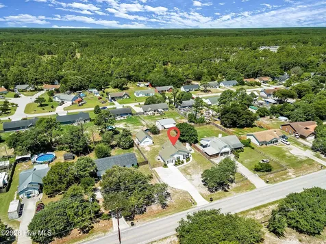 622 Sand Ridge Road Hubert NC 28539