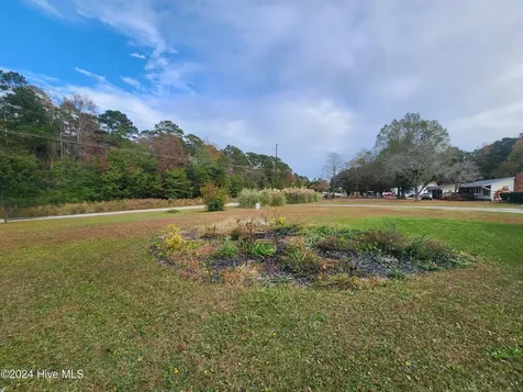 186 Sand Ridge Road Hubert NC 28539