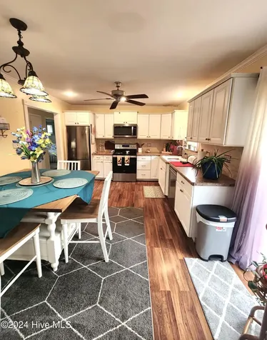 186 Sand Ridge Road Hubert NC 28539
