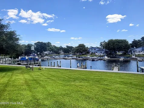 31 Pier Pointe New Bern NC 28562