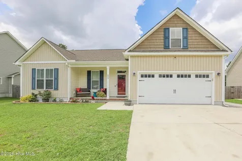 223 Holly Grove Court E Jacksonville NC 28540