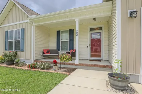 223 Holly Grove Court E Jacksonville NC 28540
