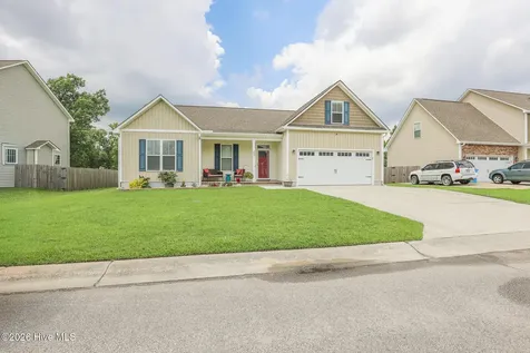 223 Holly Grove Court E Jacksonville NC 28540