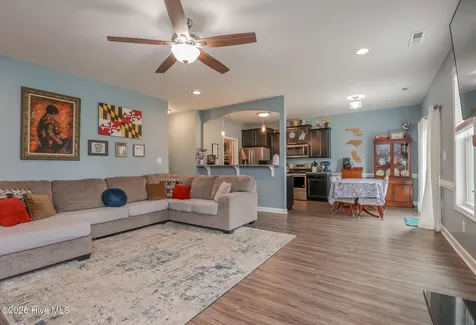 223 Holly Grove Court E Jacksonville NC 28540
