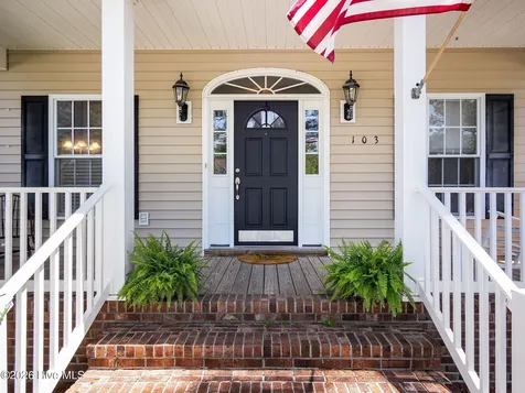 103 Blue Heron Circle Sneads Ferry NC 28460
