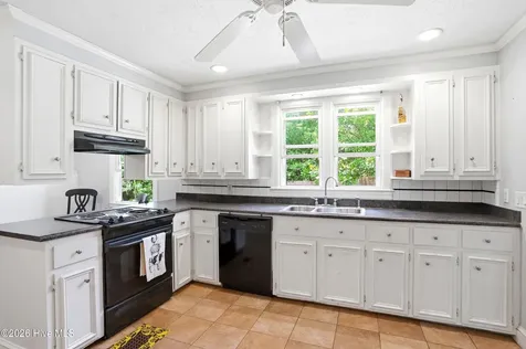 4129 Lake Avenue Wilmington NC 28403
