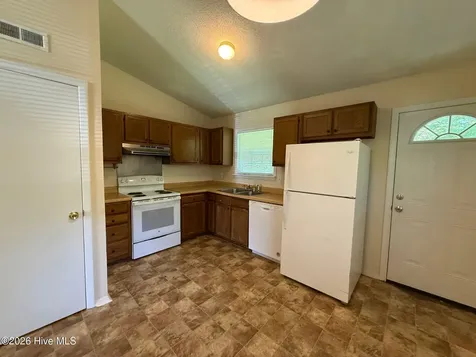 136 Village Court Jacksonville NC 28546