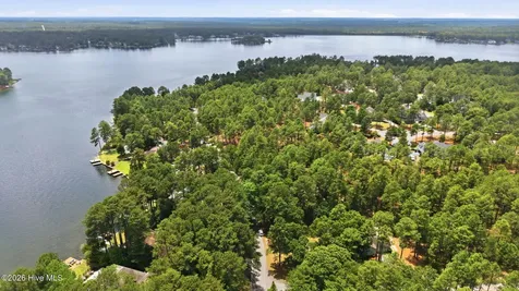128 Vanore Road West End NC 27376