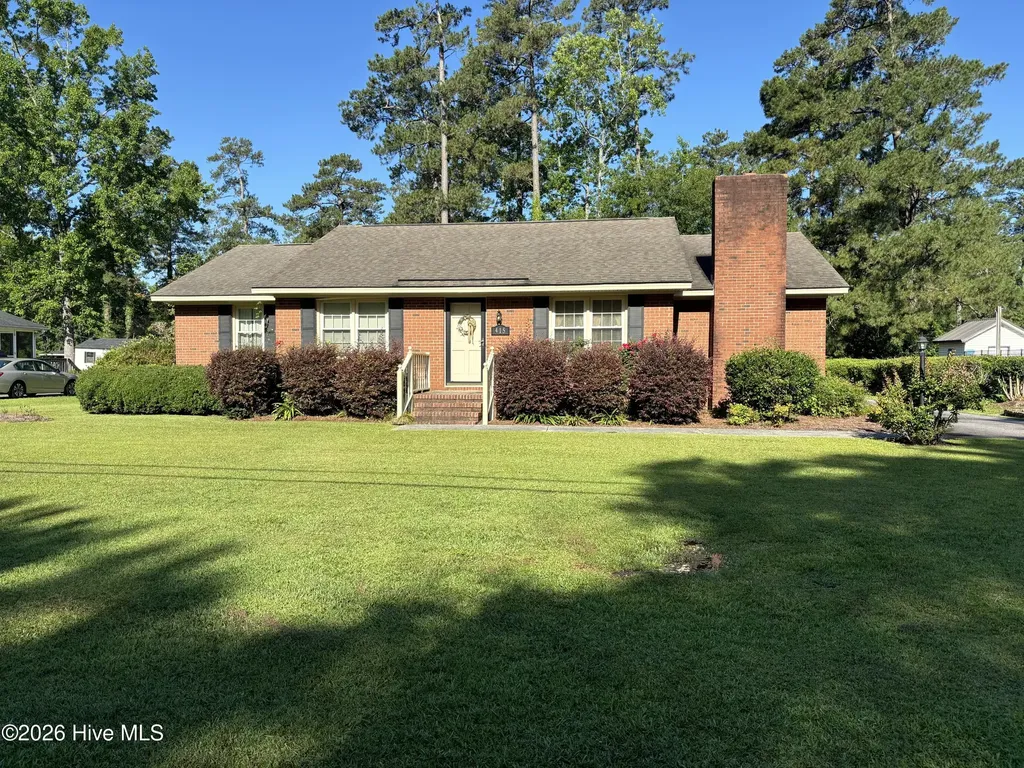 415 S Mcneil Street Burgaw NC 28425