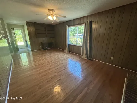 415 S Mcneil Street Burgaw NC 28425